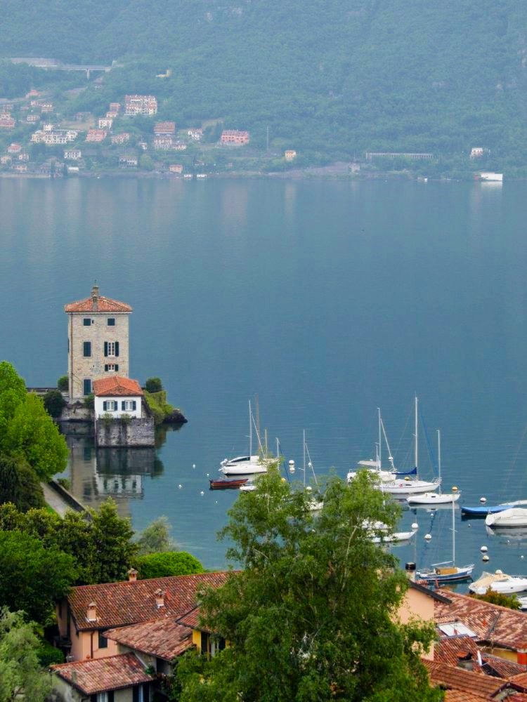 A small marina on the coast of Lake Como